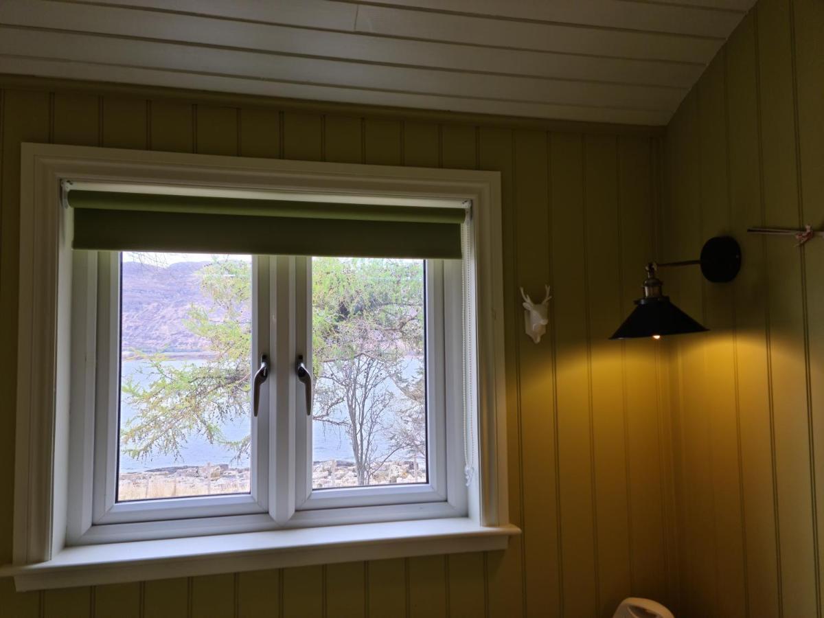 The Bay ,Luxury Shepherds Hut, Dundonnell Exterior photo